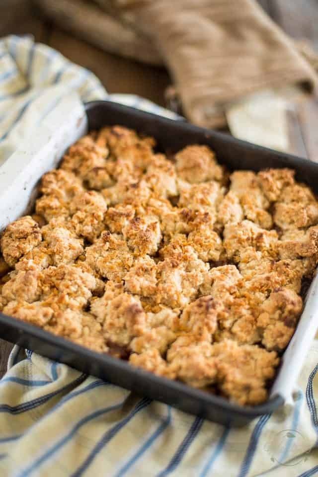 Apple Crumble Squares | thehealthyfoodie.com