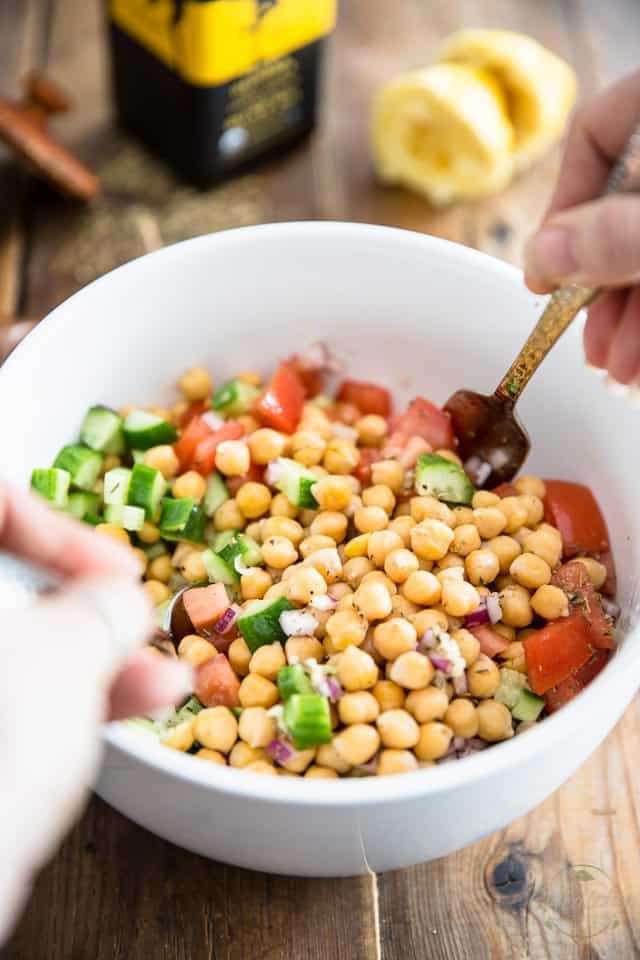 Chickpea Salad | thehealthyfoodie.com