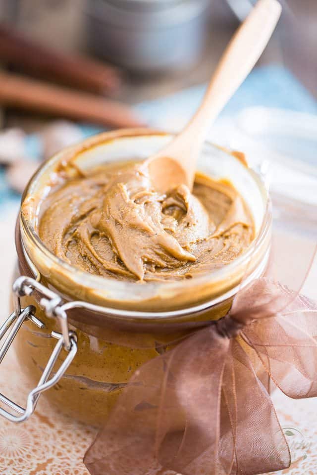 Gingerbread Cookie Butter | thehealthyfoodie.com
