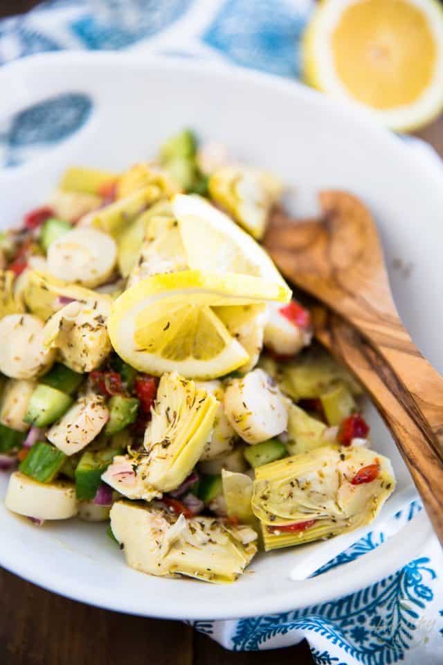 Mediterranean Artichoke Salad | thehealthyfoodie.com