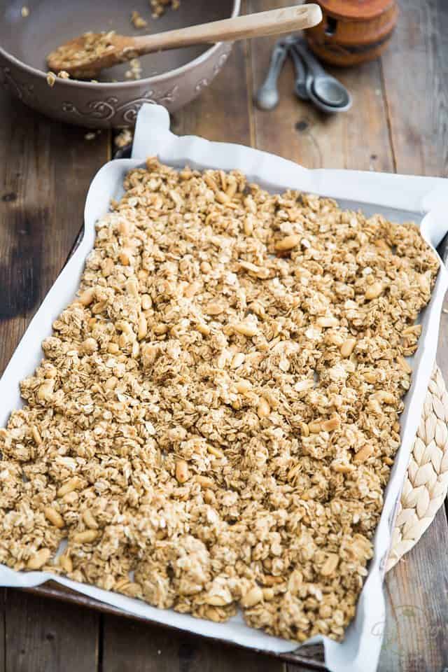 Peanut Butter Granola Clusters | thehealthyfoodie.com