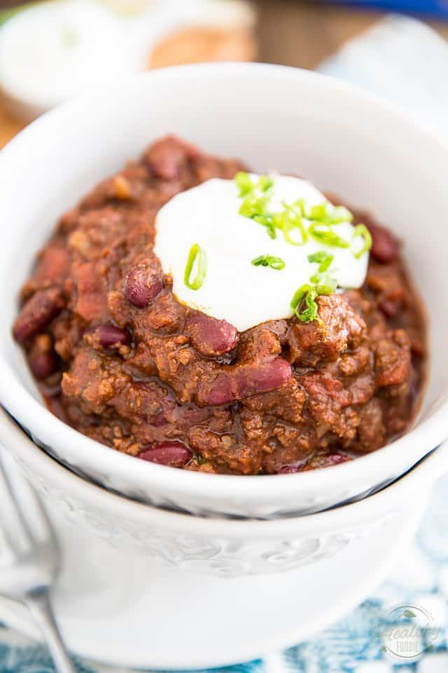 Dutch Oven Chili Con Carne | thehealthyfoodie.com
