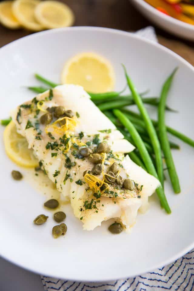 Lemon Caper Baked Cod | thehealthyfoodie.com