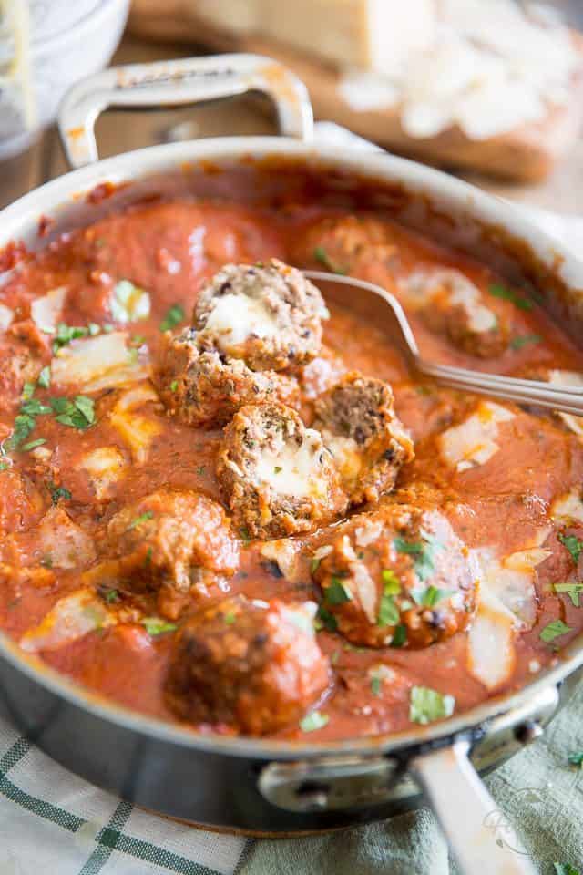 Bocconcini Stuffed Meatballs | thehealthyfoodie.com