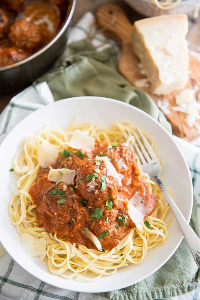 Bocconcini Stuffed Meatballs | thehealthyfoodie.com