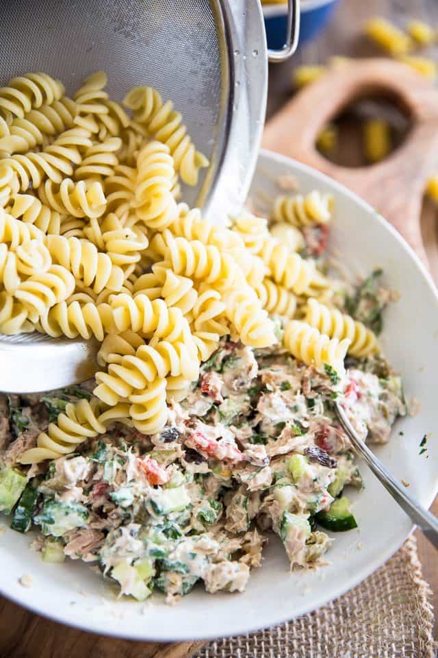 Simple Tuna Rotini Salad | thehealthyfoodie.com