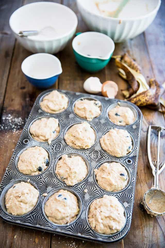 Virtually fat free and sweetened with nothing but fresh fruits | Banana Blueberry Muffins | Step-by-step Instructions on thehealthyfoodie.com