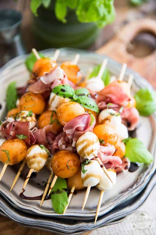Prosciutto Melon Skewers: A great classic made super elegant and easily portable! Perfect for your next picnic or summer BBQ by the poolside! 