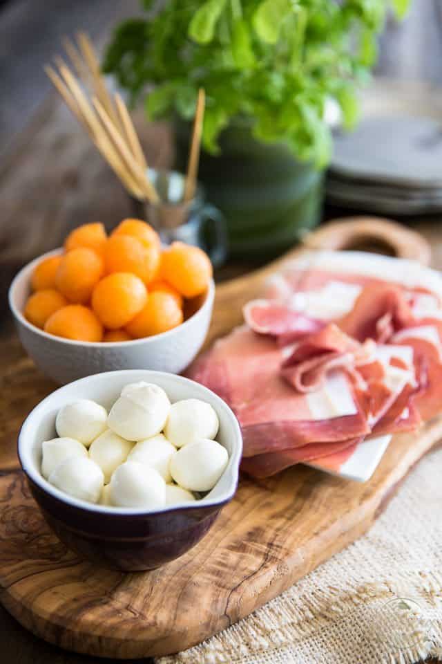 Prosciutto Melon Skewers - Step-by-step instructions on thehealthyfoodie.com