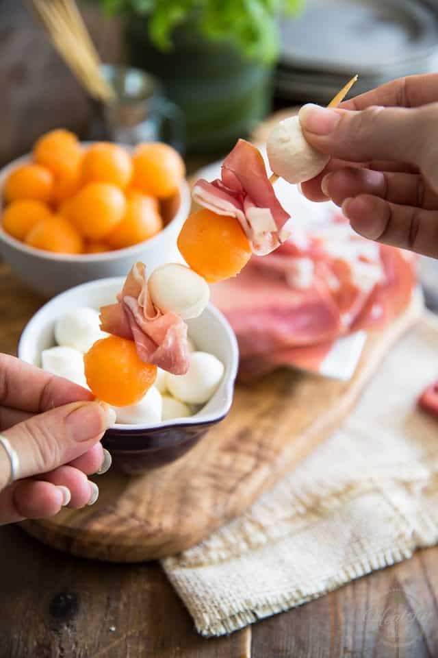 Prosciutto Melon Skewers - Step-by-step instructions on thehealthyfoodie.com