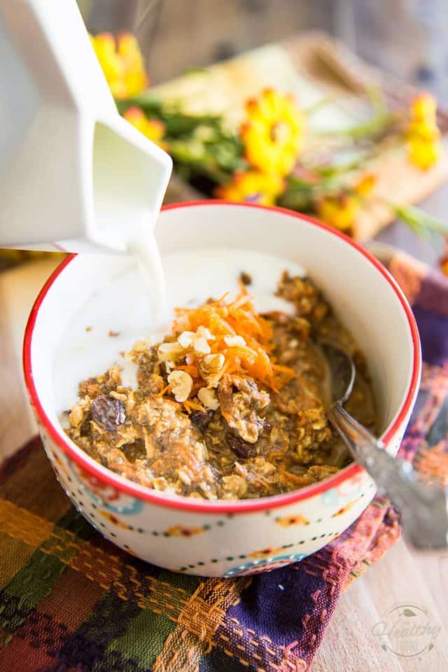 As delicious as they are quick to prepare, these Carrot Cake Overnight Oats will have you totally look forward to rolling out of bed in the morning! 