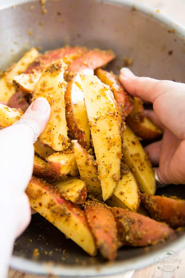 Oven Baked Garlic Parmesan Potato Wedges by Sonia! The Healthy Foodie | recipe on thehealthyfoodie.com