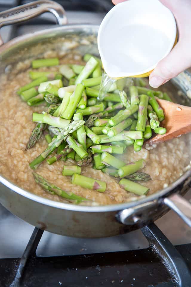 Smoked Salmon Asparagus Risotto by Sonia! The Healthy Foodie | Recipe on thehealthyfoodie.com