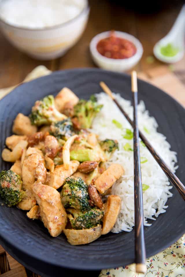 Broccoli Almond Chicken Asian Style by Sonia! The Healthy Foodie | Recipe on thehealthyfoodie.com