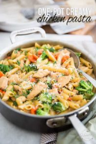 As easy to put together as it is delicious, this seemingly indulgent but surprisingly healthy one-pot creamy chicken pasta will no doubt become a family favorite!