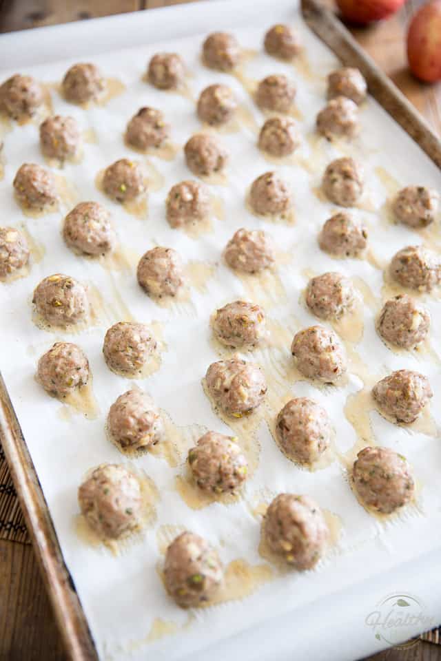 Apple Pistachio Turkey Meatballs by Sonia! The Healthy Foodie | Recipe on thehealthyfoodie.com