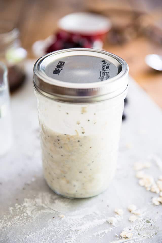 High Protein Post Workout Easy Berry Overnight Oats by Sonia! The Healthy Foodie | Recipe on thehealthyfoodie.com