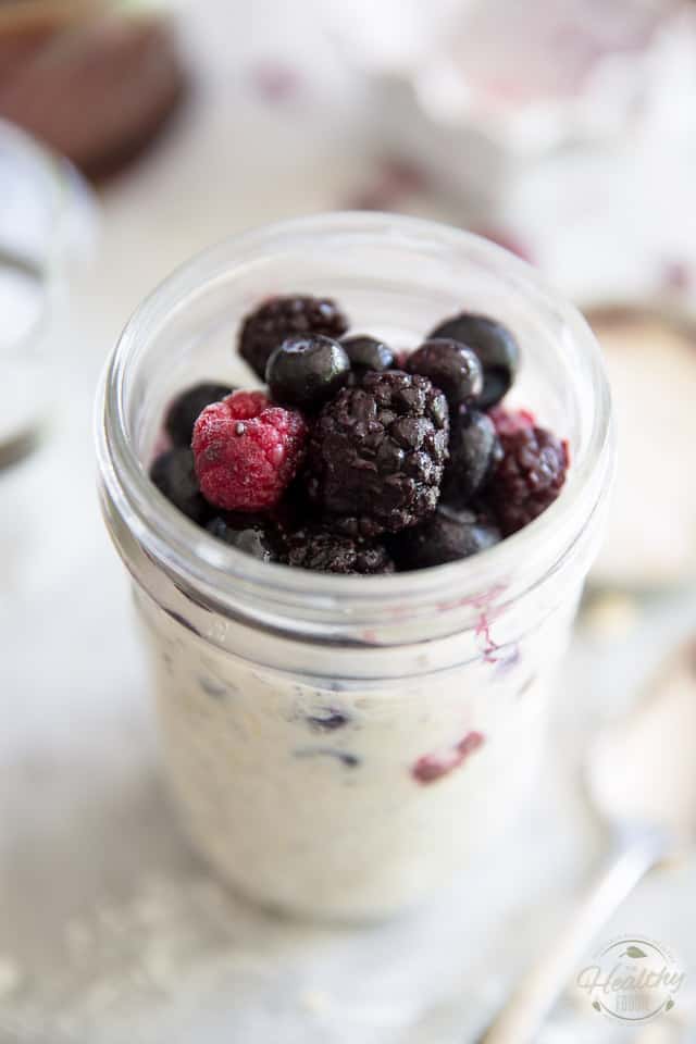 High Protein Post Workout Easy Berry Overnight Oats by Sonia! The Healthy Foodie | Recipe on thehealthyfoodie.com