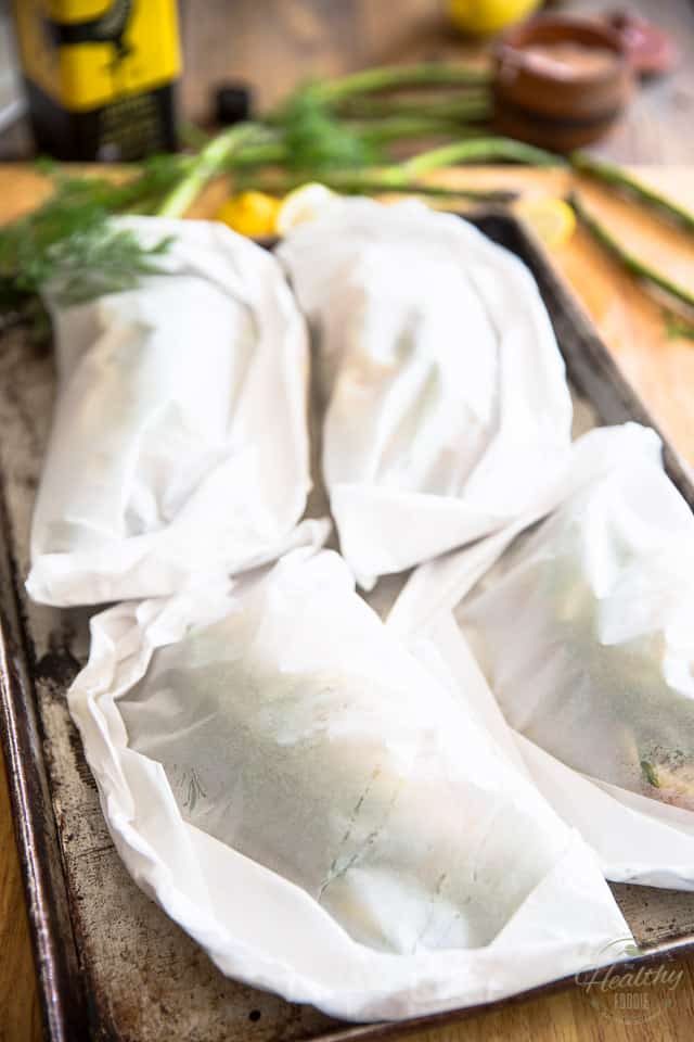 Parchment Paper Baked Salmon by Sonia! The Healthy Foodie | Recipe on thehealthyfoodie.com