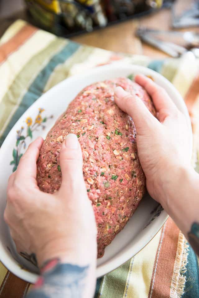Stupid Easy No-Pan Meatloaf by Sonia! The Healthy Foodie | Recipe on theheatlhyfoodie.com