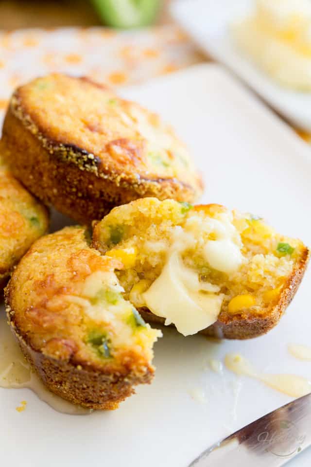 Jalapeno Cheddar Cornmeal Muffins by Sonia! The Healthy Foodie | Recipe on thehealthyfoodie.com
