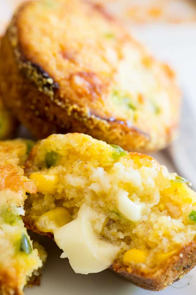 Jalapeno Cheddar Cornmeal Muffins by Sonia! The Healthy Foodie | Recipe on thehealthyfoodie.com