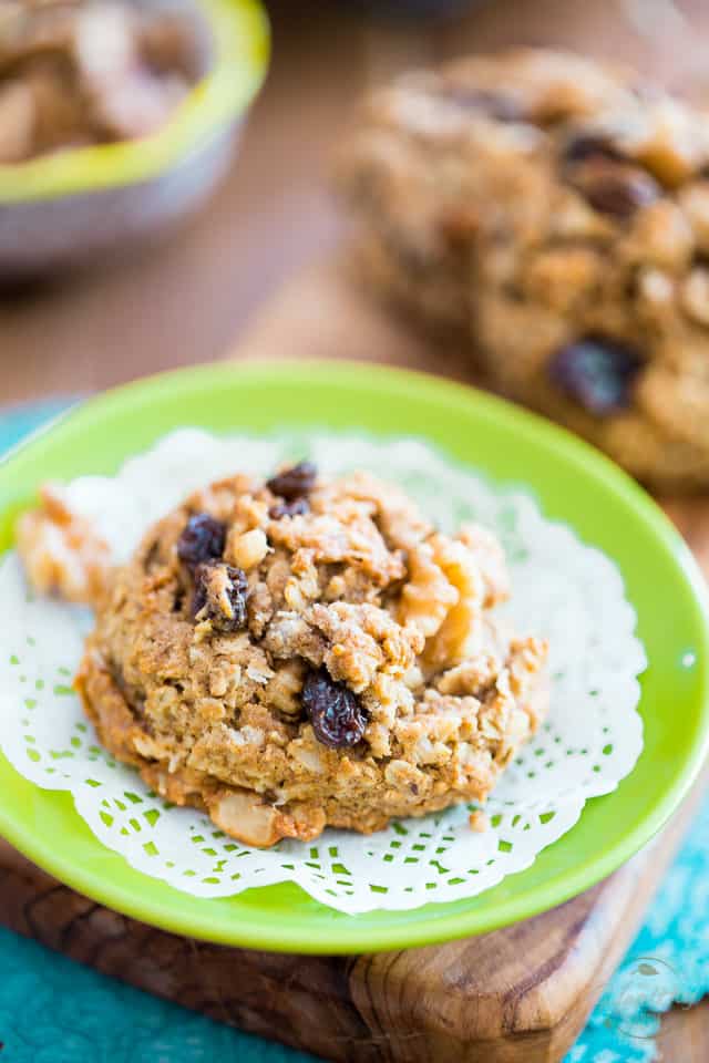 Refined Sugar Free Healthier Oatmeal Cookies - made with nothing but good, wholesome ingredients, they're a treat that you can eat practically without gilt! 