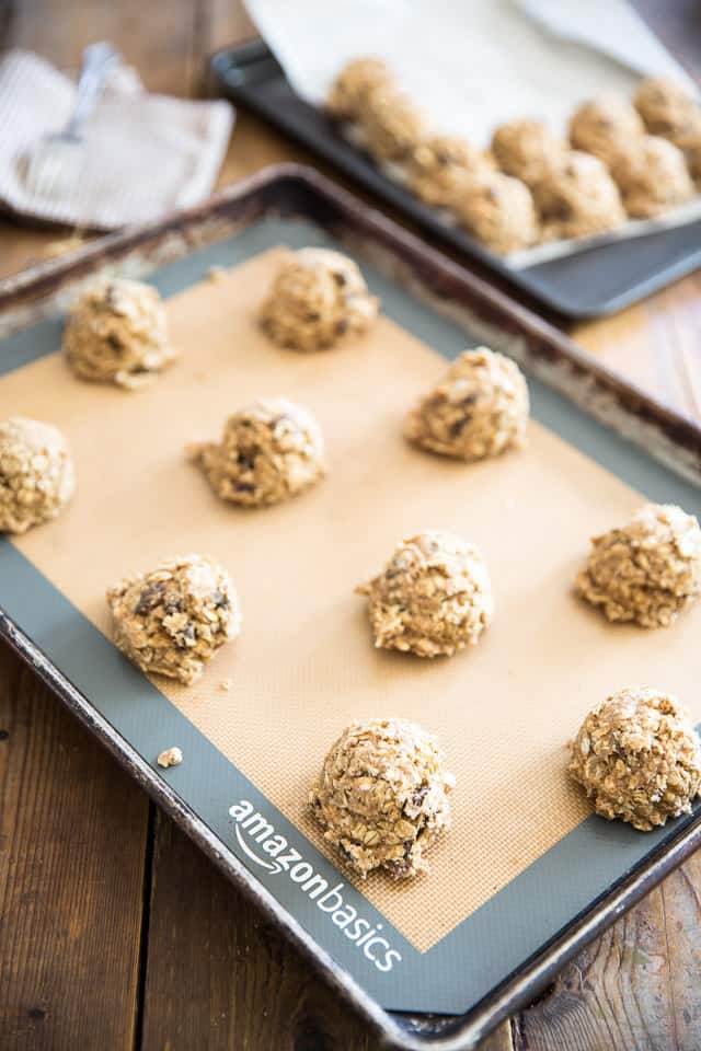 Healthier Oatmeal Cookies by Sonia! The Healthy Foodie | Recipe on thehealthyfoodie.com