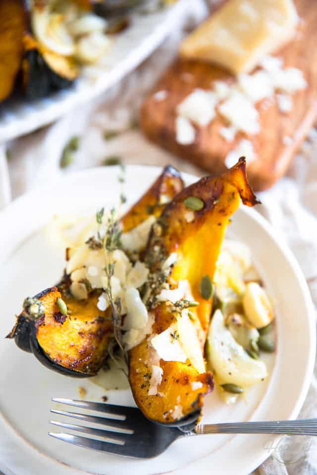 Oven Roasted Garlic Parmesan Acorn Squash by Sonia! The Healthy Foodie | Recipe on thehealthyfoodie.com