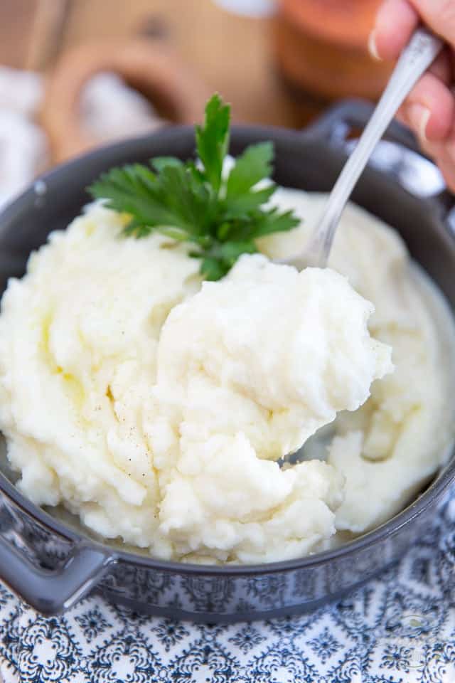 Healthier Mashed Potatoes by Sonia! The Healthy Foodie | Recipe on theheatlhyfoodie.com