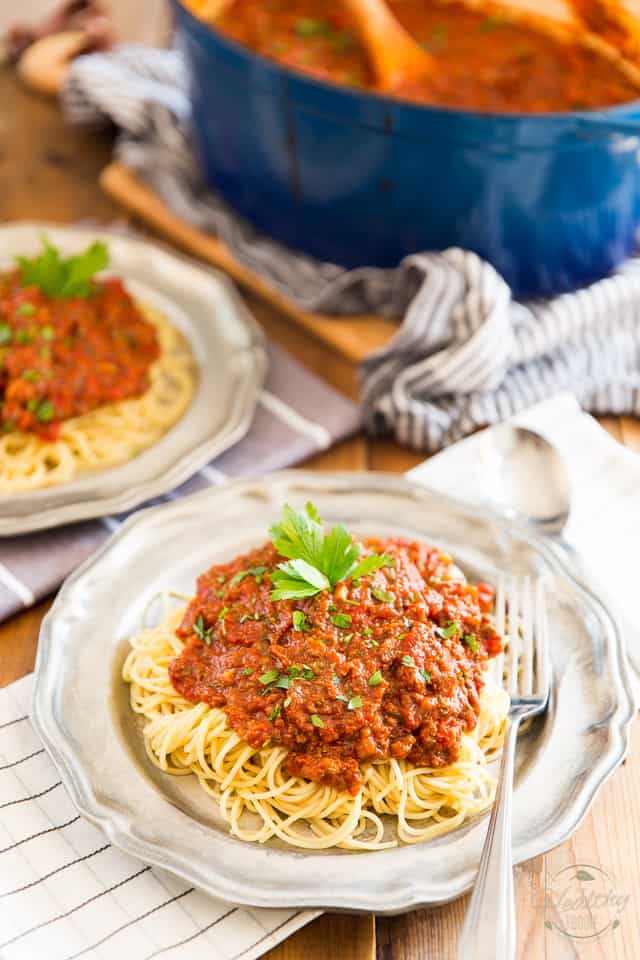https://thehealthyfoodie.com/wp-content/uploads/2018/10/Dutch-Oven-Spaghetti-Sauce-11.jpg