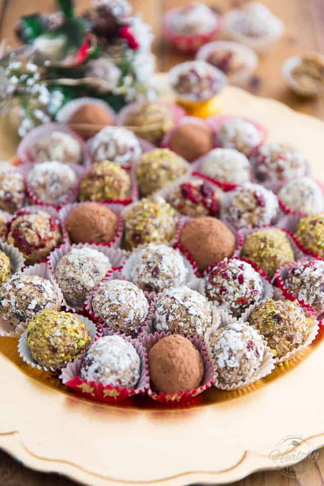 Raw, vegan, free of gluten and of added sugar, these Festive Bliss Balls are the perfect little pick-me up snack or sweet yet healthy capper at the end of a good meal.