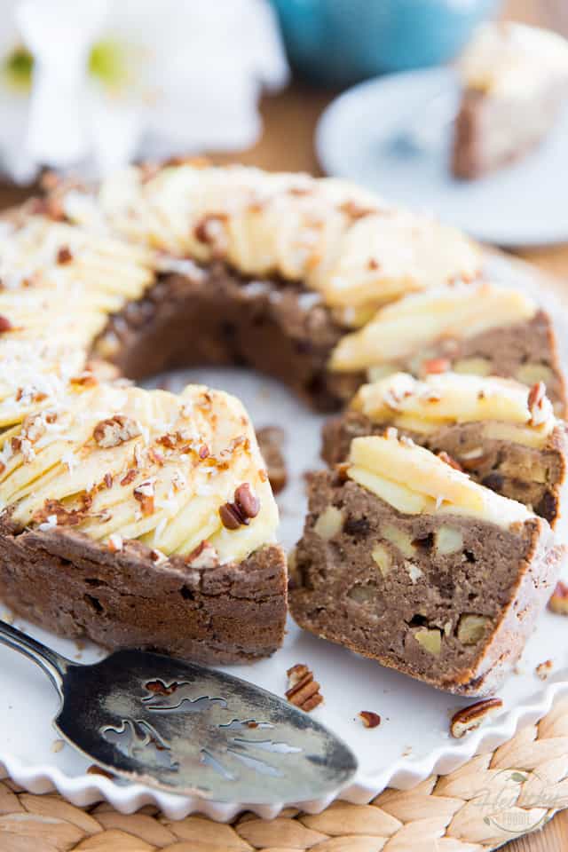 Cakes don't get much healthier than this Buckwheat Apple Ring Cake. On top of being completely vegan, it also happens to be free of gluten and refined sugar. Of course, it's also absolutely delicious! 