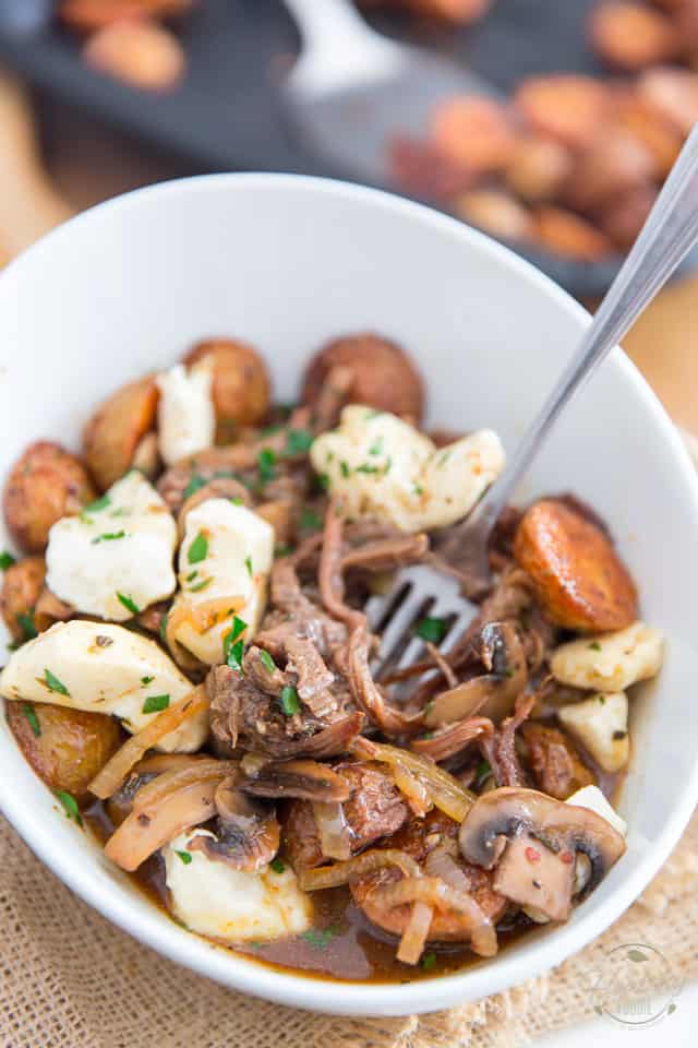 Think poutine can't possibly be good for you? I dunno about that! This Hearty Braised Beef Poutine with sauteed mushrooms and caramelize onions might very well change your mind...
