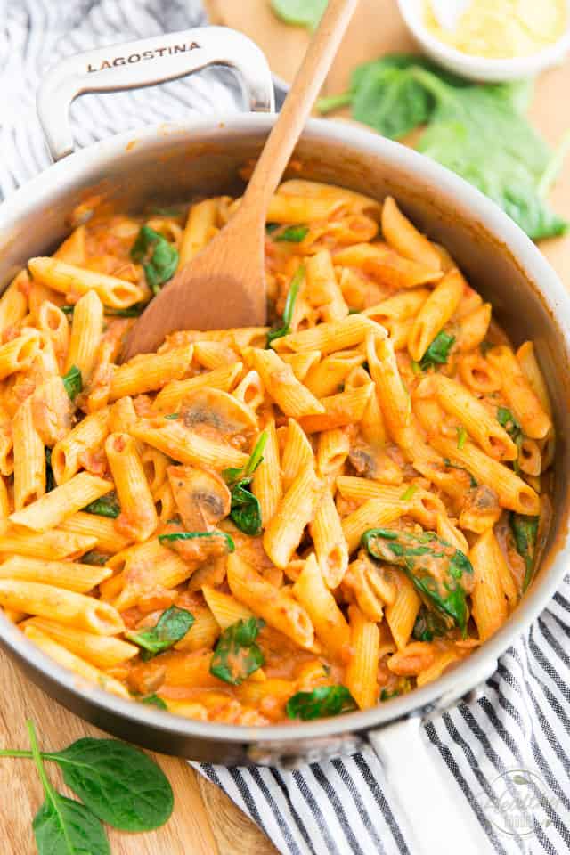 Vegan Rosé Pasta with Spinach and Sauteed Mushrooms • The Healthy Foodie