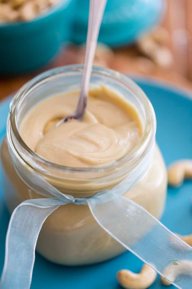 Homemade Creamy Cashew Butter by Sonia! The Healthy Foodie | Recipe on thehealthyfoodie.com