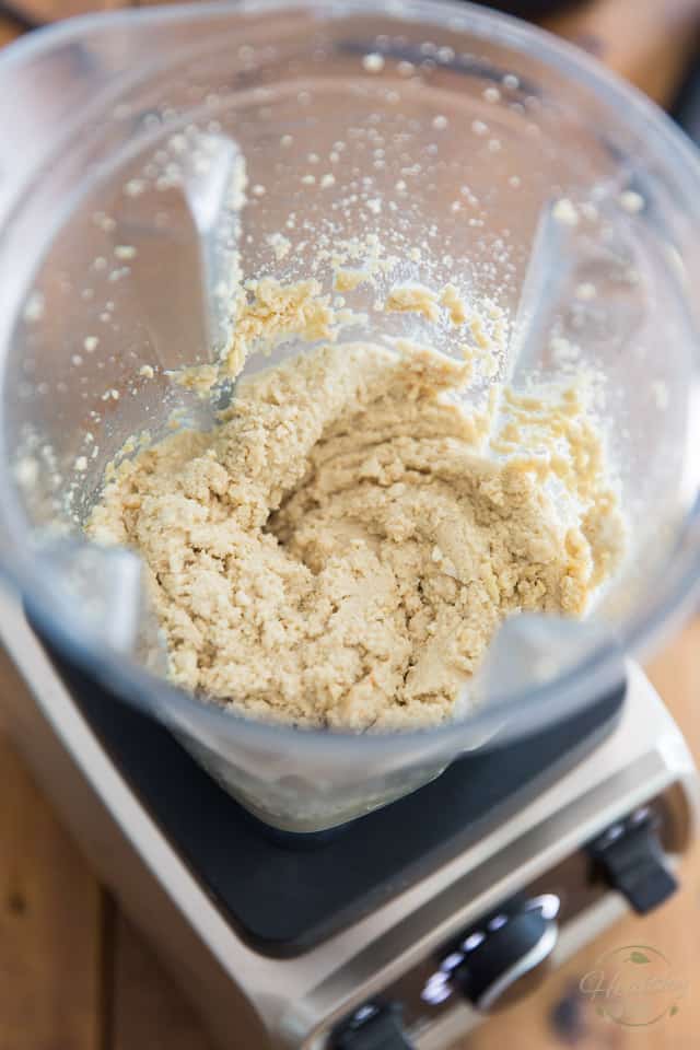 Cashew butter in the making