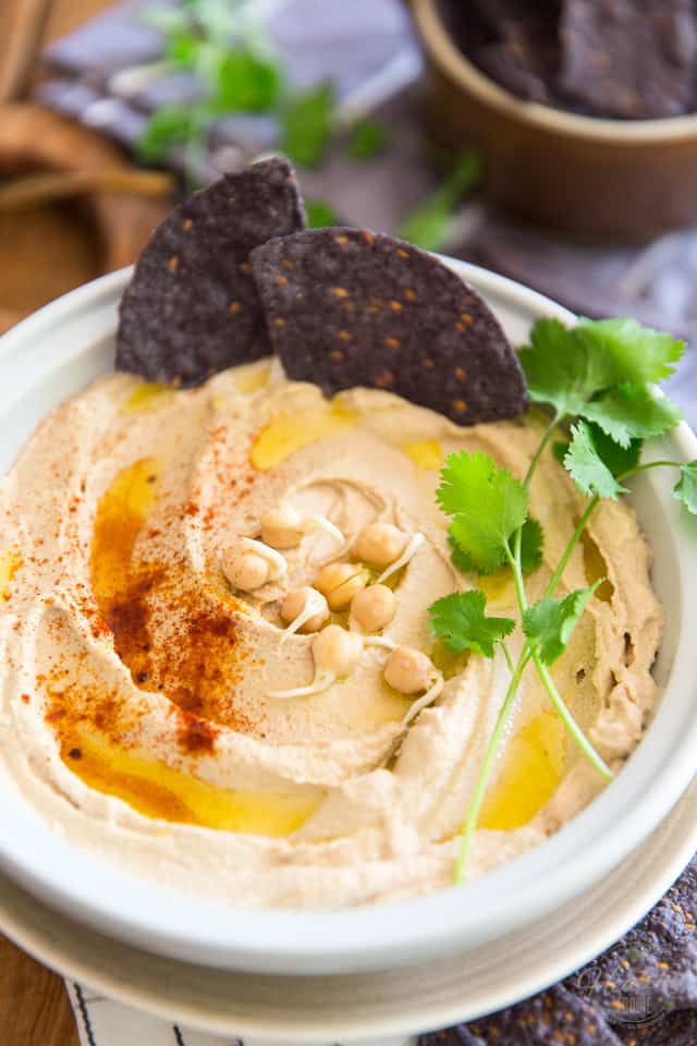 aw Sprouted Chickpea Hummus by Sonia! The Healthy Foodie | Recipe on thehealthyfoodie.com