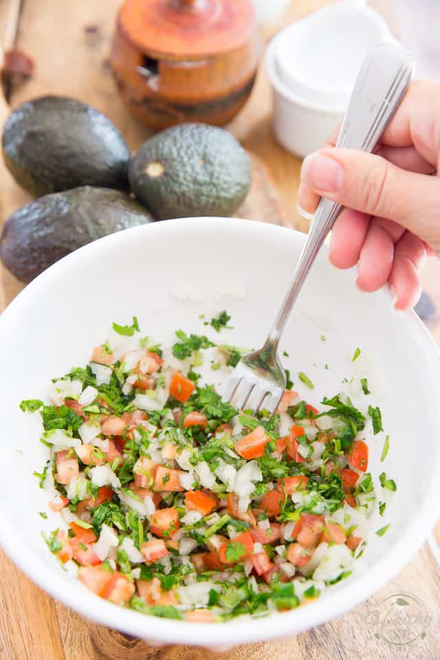 Combine the tomatoes, onions, jalapeno, cilantro, lime juice and salt in a medium sized mixing bowl